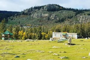 1 Day Manzushir Monastery & Hiking to Tsetsee Gun (Bogd Khan Summit) - Bogd Khan Uul National Park: making the hike feel manageable
