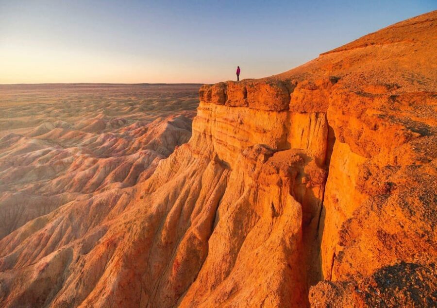 Discover / 8 day Great Gobi and Central Mongolia - Orkhon Valley waterfall and horseback riding in UNESCO country
